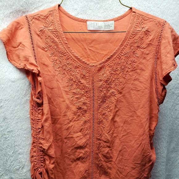 Time and Tru Tops - Time And Tru Blouse